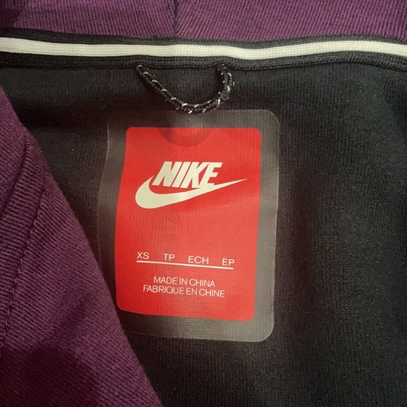 Nike Tech Fleece Cape Jacket. - Picture 3 of 6